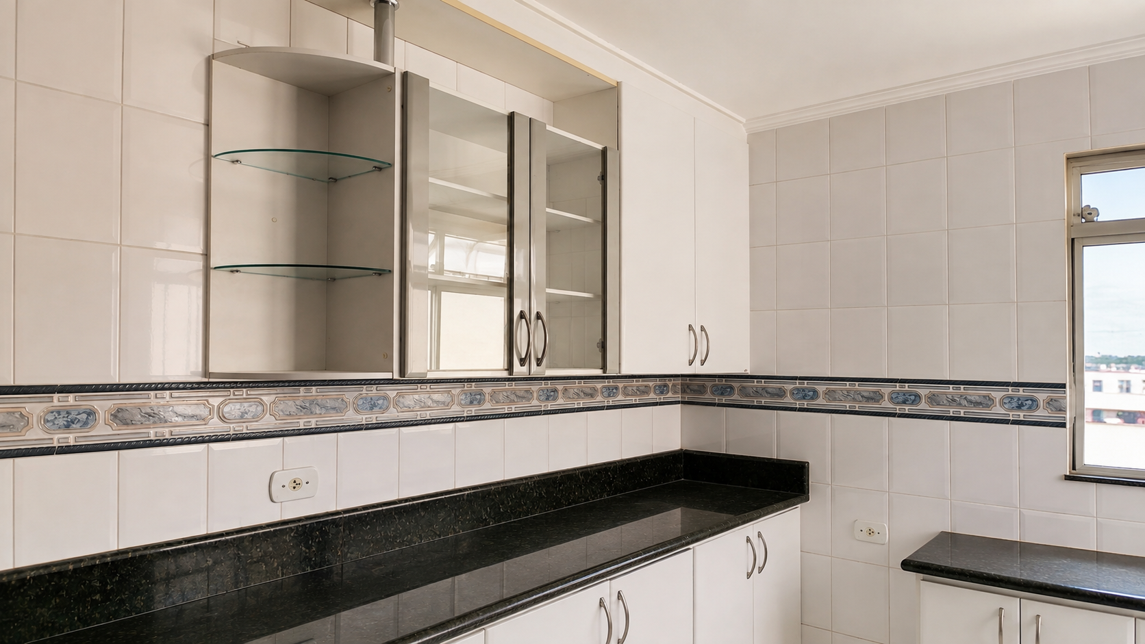 Apartamento no Edifício Sevilha | 3 dormitórios, suíte e vista permanente para a serra — miniatura 2