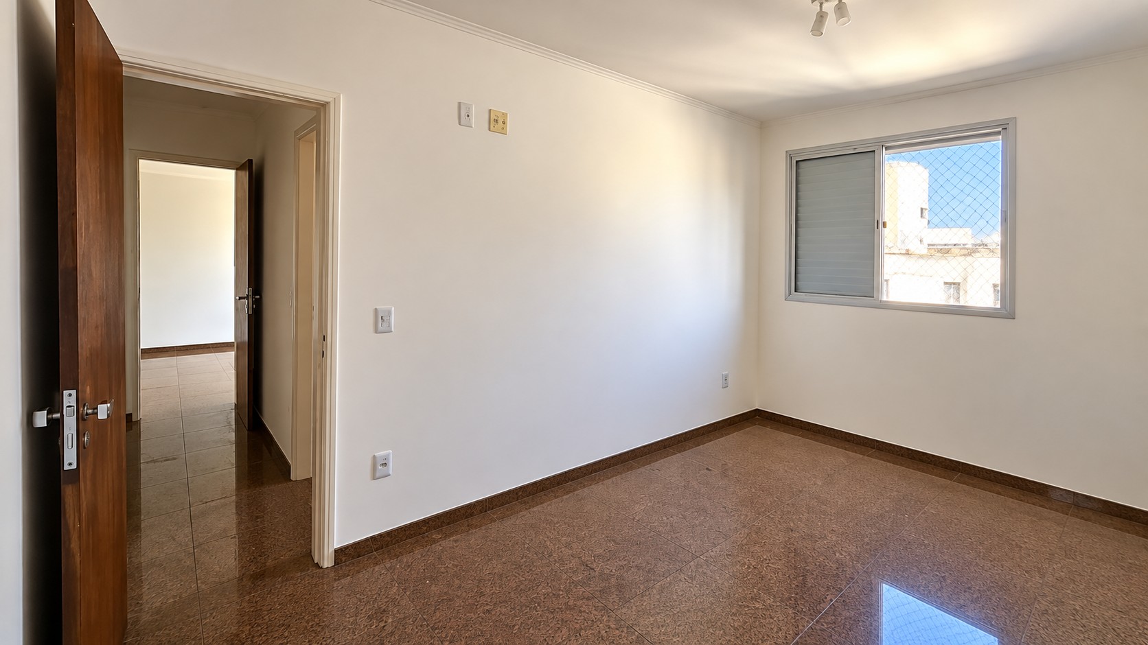 Apartamento à Venda no Edifício Logos 2 no Centro em São José dos Campos — miniatura 3