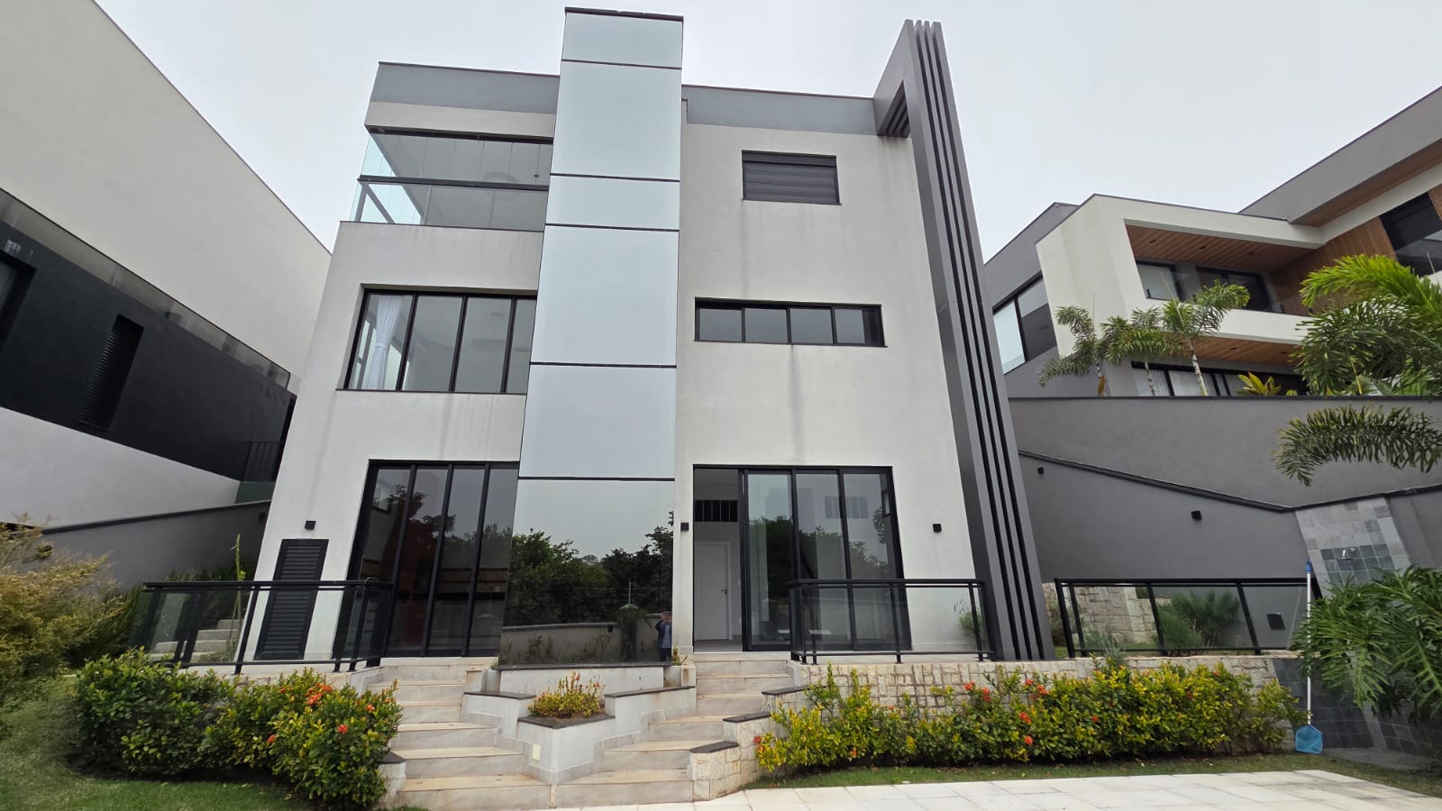 Casa para Locação no Alphaville II com 4 suítes, elevador e lazer completo — miniatura 3