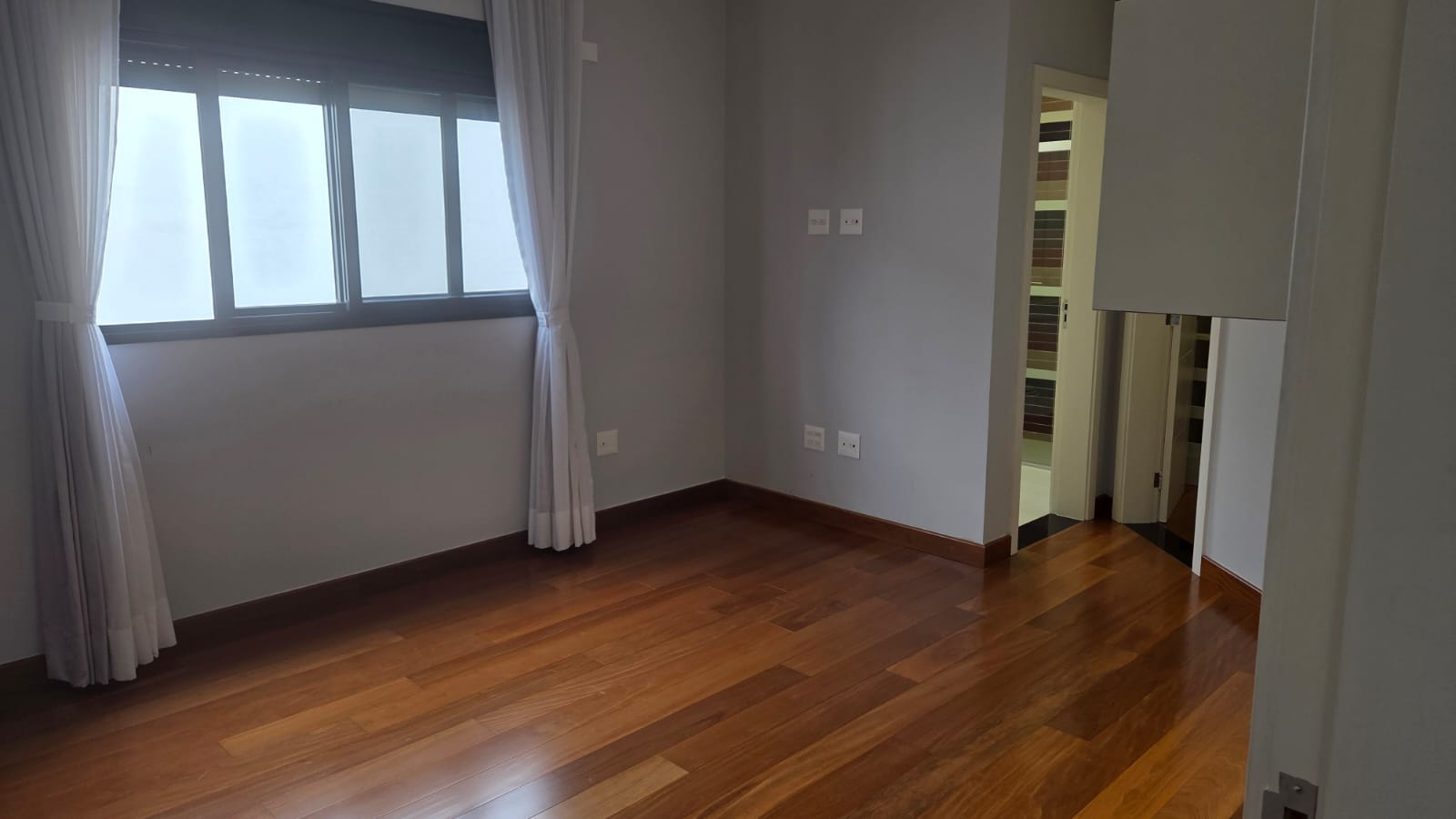 Casa para Locação no Alphaville II com 4 suítes, elevador e lazer completo — miniatura 27