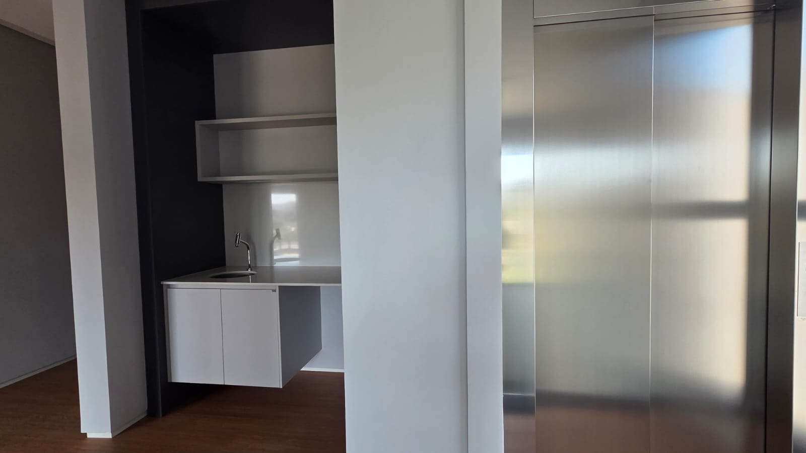 Casa de alto padrão à venda no Alphaville I com 4 suítes, elevador, adega e vista panorâmica — miniatura 52