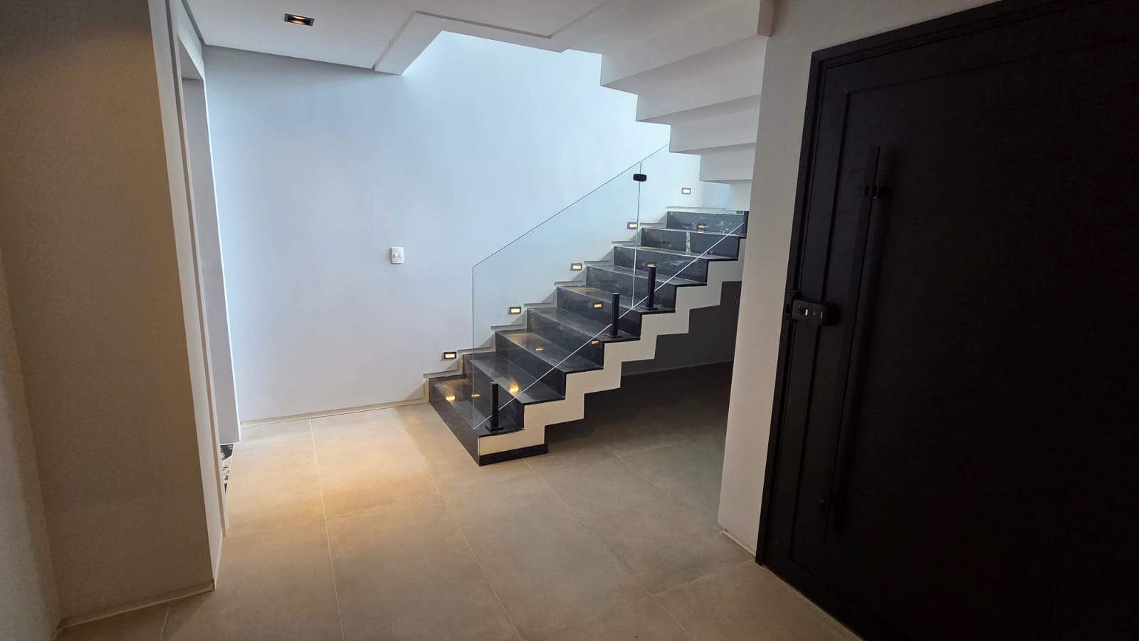 Casa de alto padrão à venda no Alphaville I com 4 suítes, elevador, adega e vista panorâmica — miniatura 20