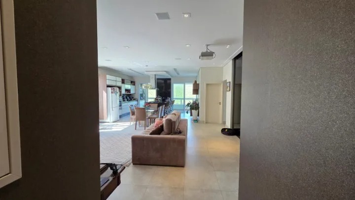 Casa de Alto Padrão no Condomínio Residencial Alphaville II em São José dos Campos — miniatura 18