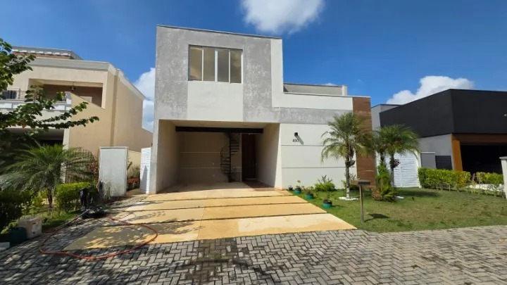 Casa de Alto Padrão no Condomínio Residencial Alphaville II em São José dos Campos, localizado em Urbanova • São José dos Campos/SP