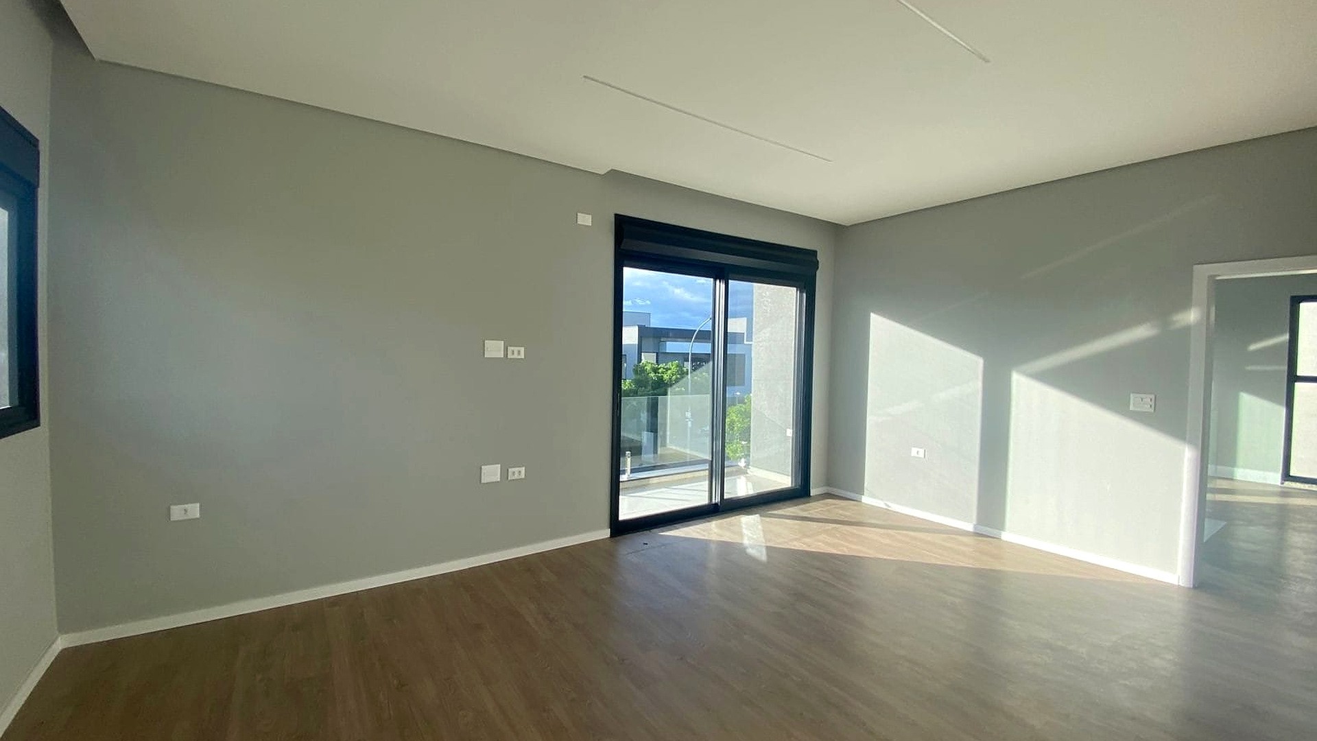 Casa de Alto Padrão no Condomínio Residencial Alphaville II em São José dos Campos — miniatura 14