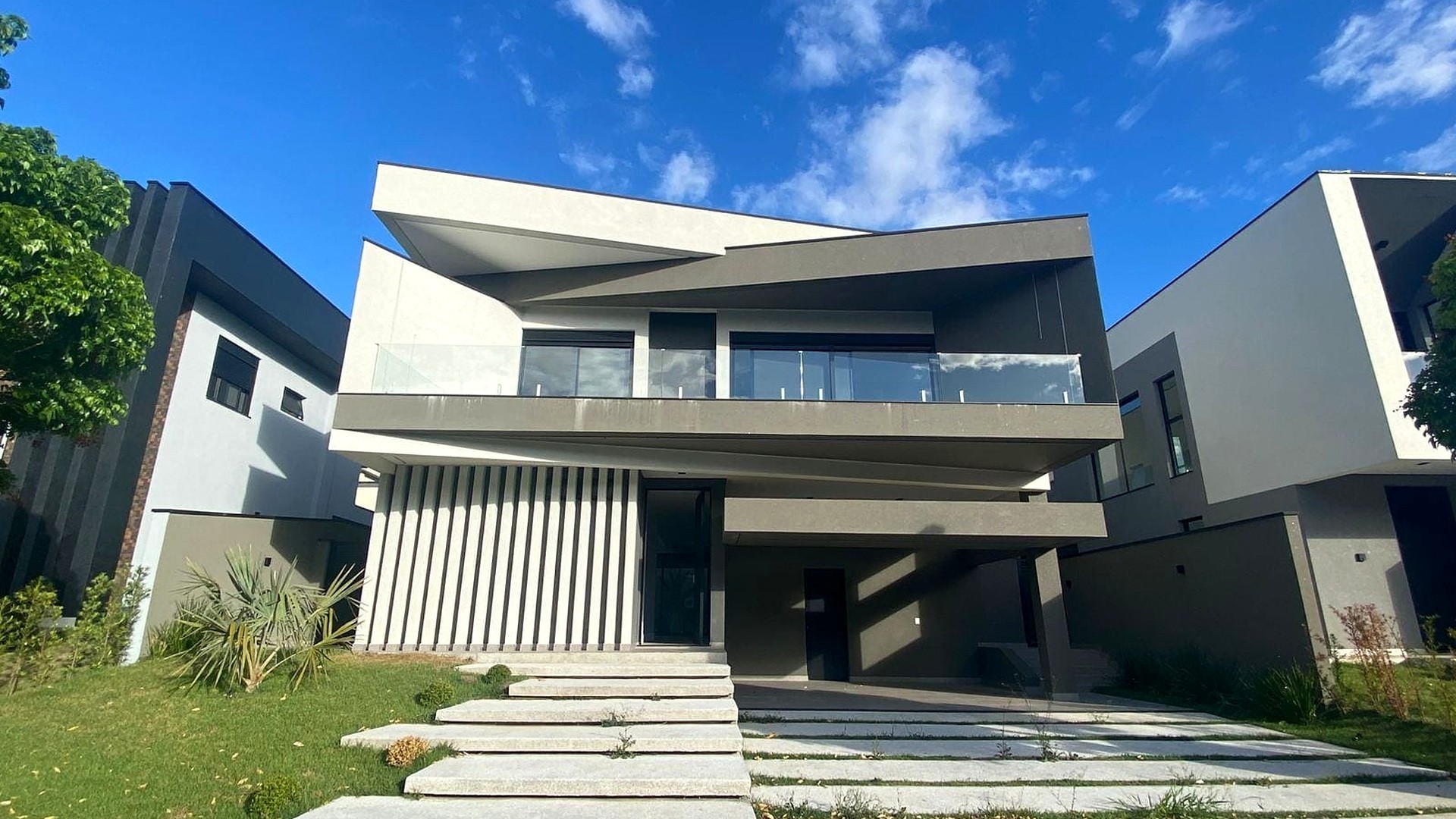 Casa de Alto Padrão no Urbanova no Condomínio Residencial Alphaville II em São José dos Campos — miniatura 17