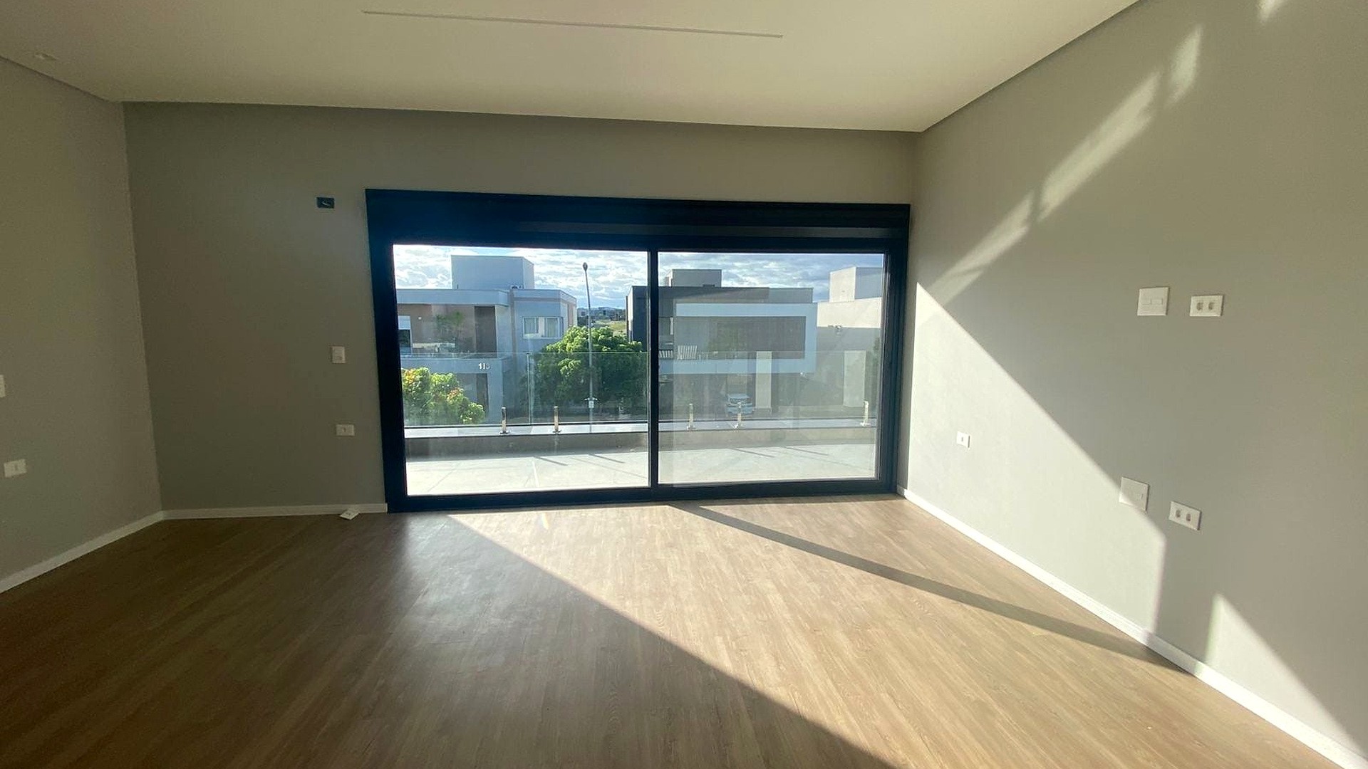 Casa de Alto Padrão no Urbanova no Condomínio Residencial Alphaville II em São José dos Campos — miniatura 30
