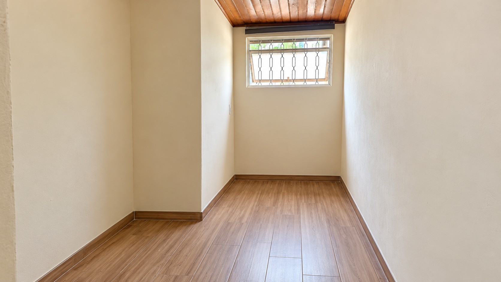 Casa com Duas Edículas à Venda no Jardim das Indústrias — miniatura 13