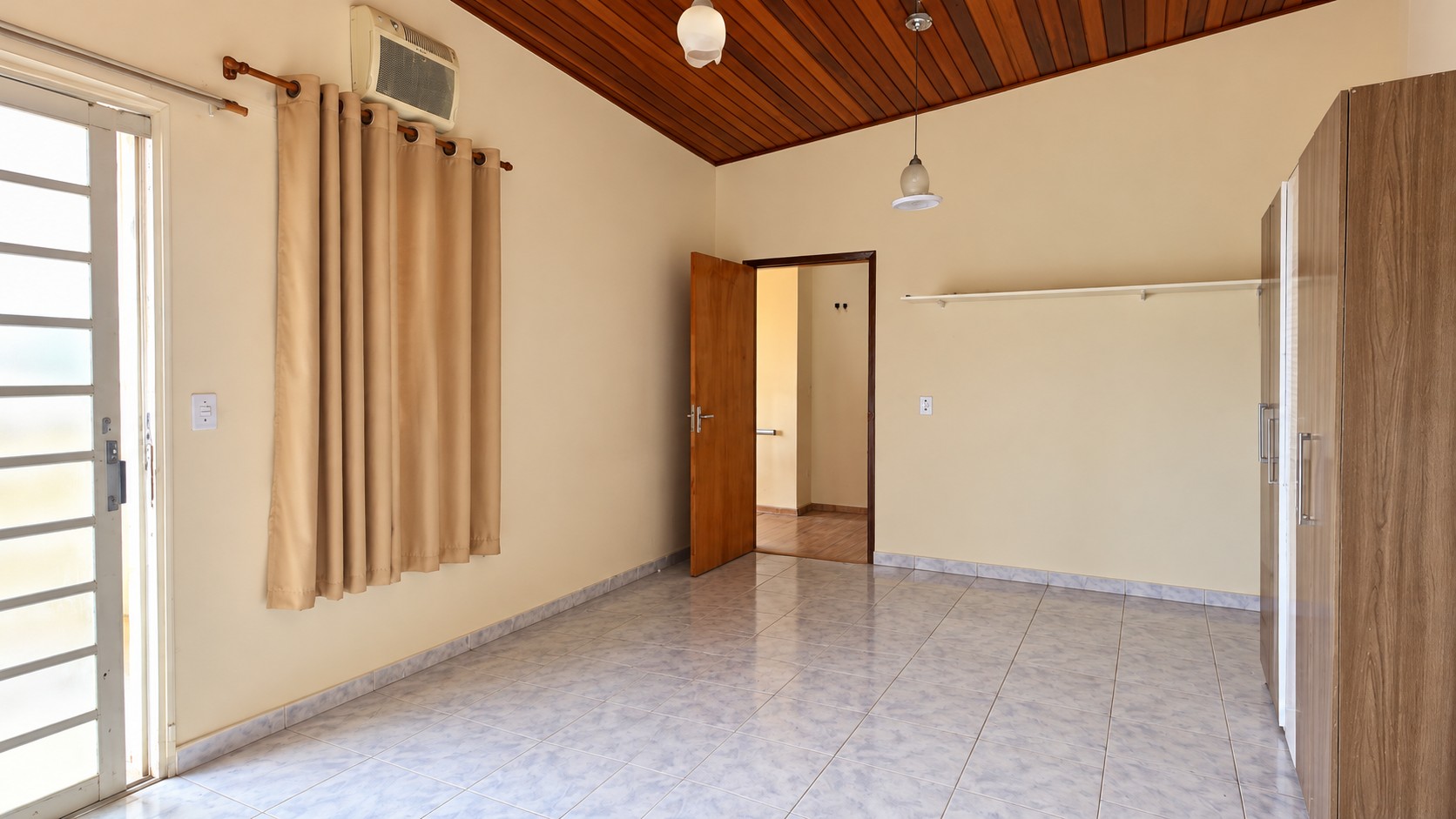 Casa com Duas Edículas à Venda no Jardim das Indústrias — miniatura 16