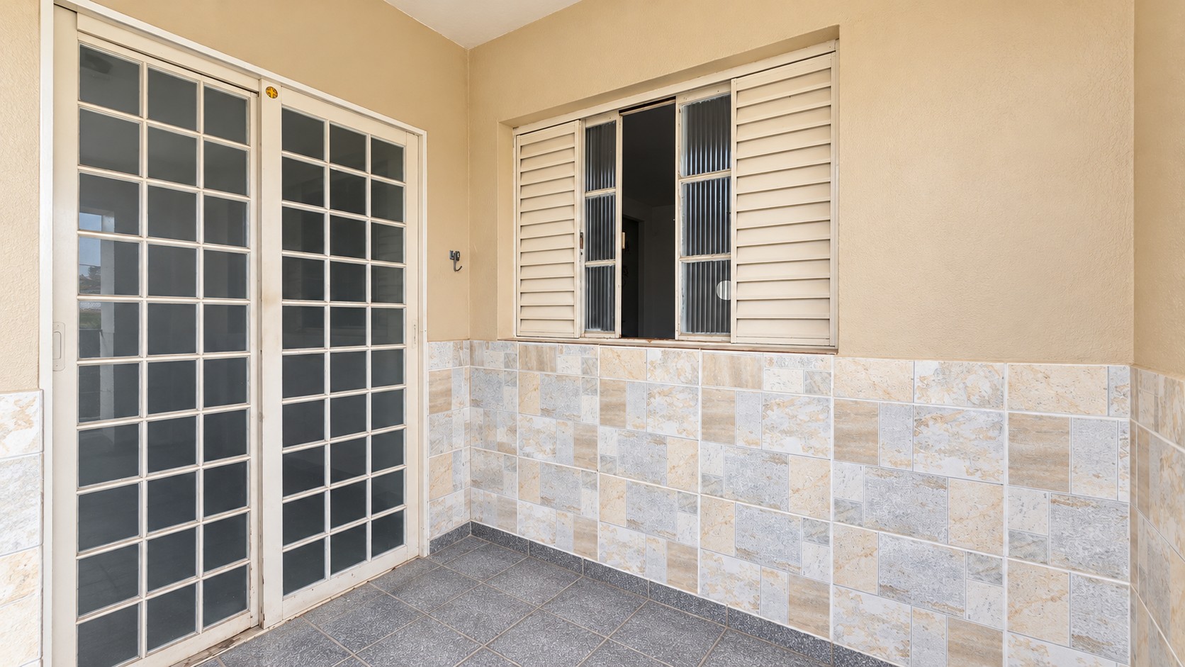 Casa com Duas Edículas à Venda no Jardim das Indústrias — miniatura 28