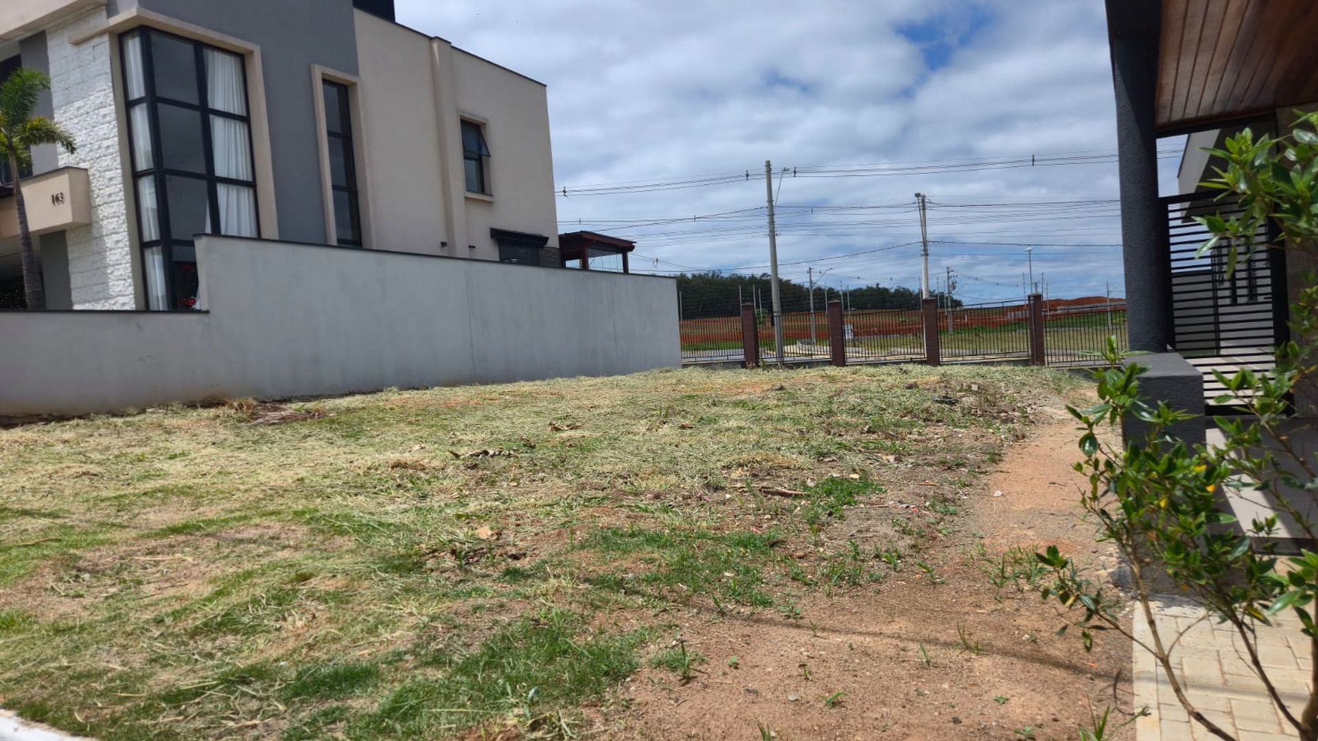 Terreno à Venda no Condomínio Reserva Aruanã no Loteamento Floresta em São José dos Campos — miniatura 2