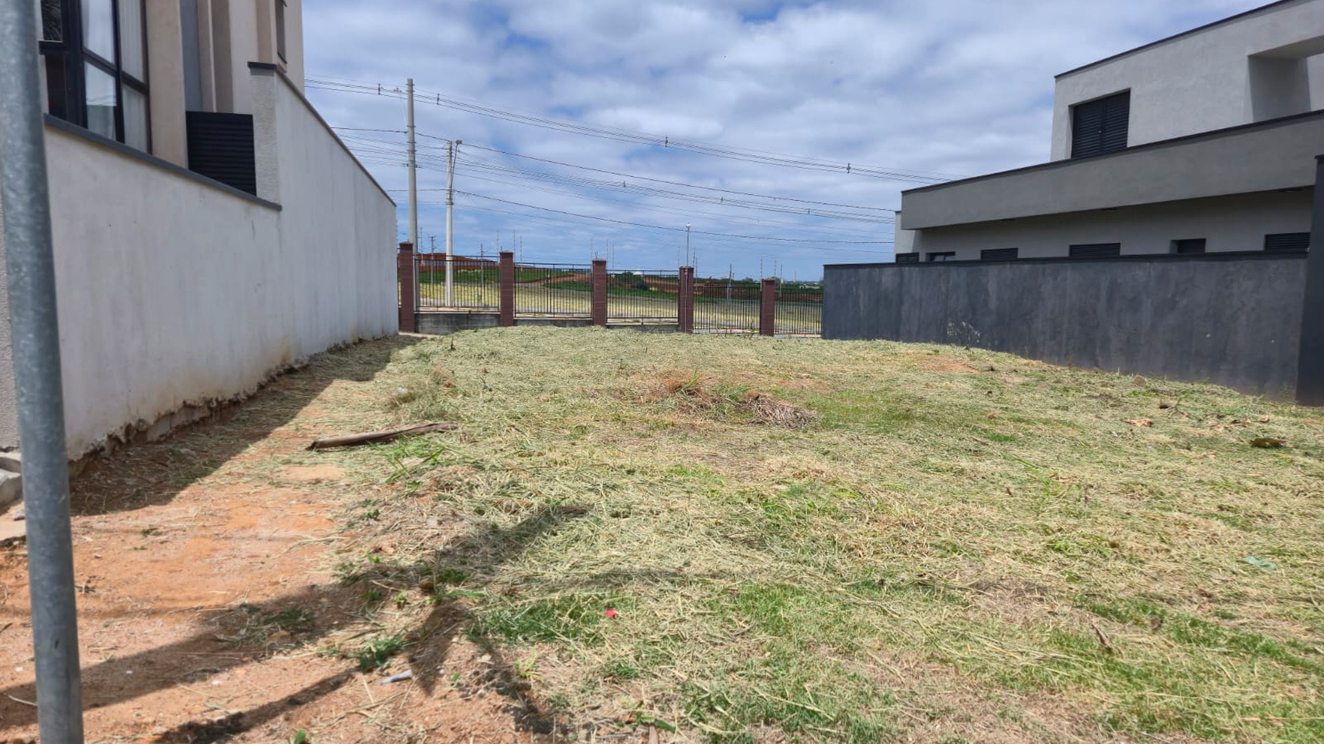 Terreno à Venda no Condomínio Reserva Aruanã no Loteamento Floresta em São José dos Campos — miniatura 3